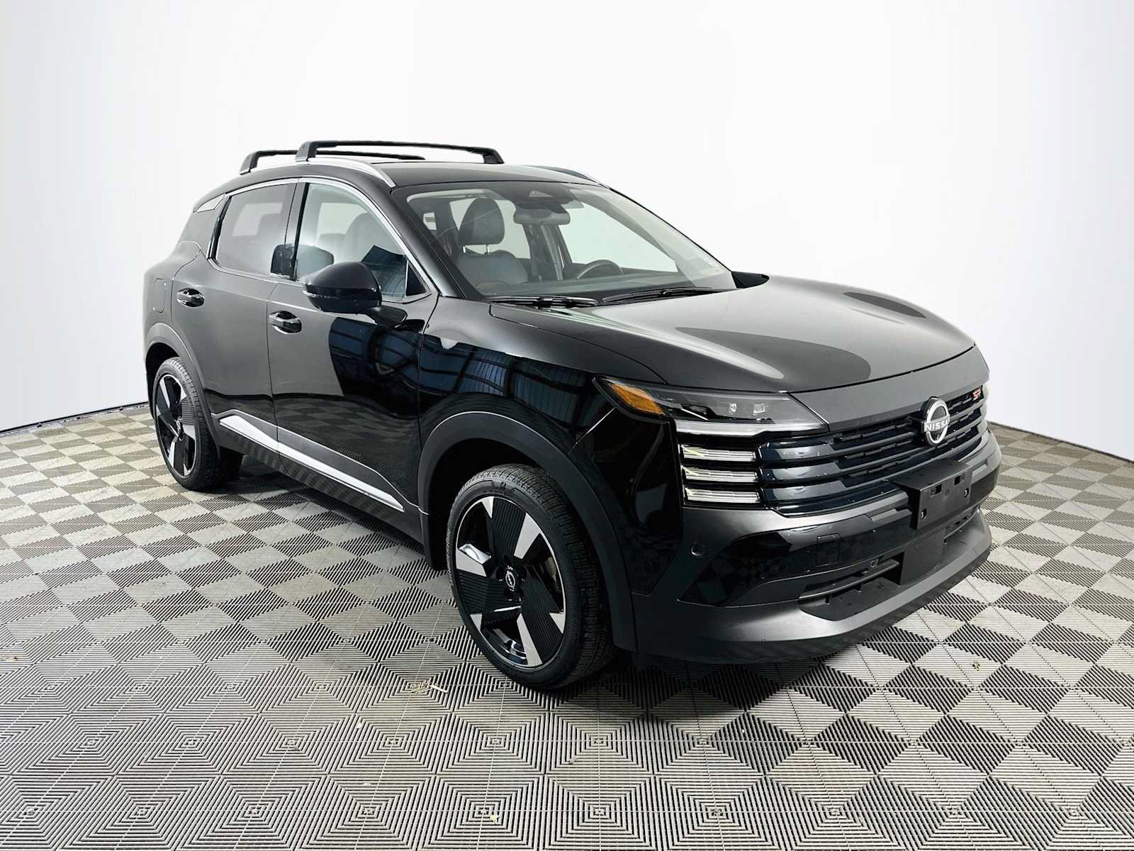 Used 2026 Nissan Kicks SR w/ Cold Weather Package AWD/4WD image 3