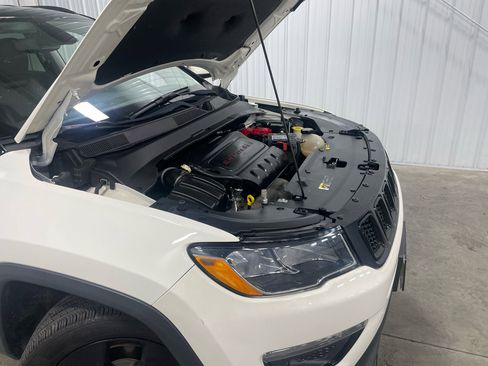 Used 2021 Jeep Compass Altitude image 6