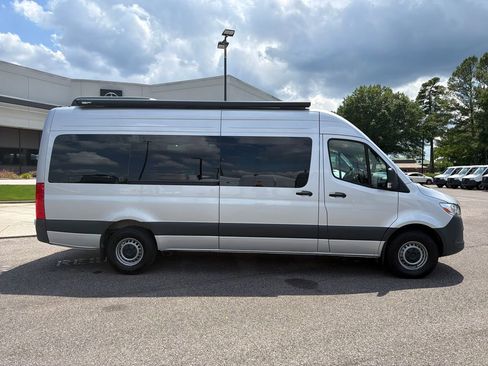 Used 2024 Mercedes-Benz Sprinter 2500 image 12