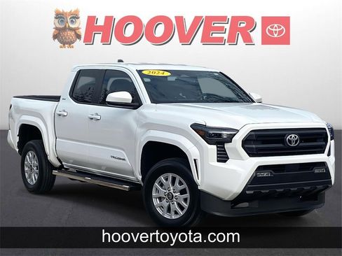 Used 2024 Toyota Tacoma SR5 image 1