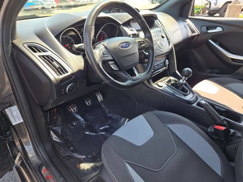Used 2018 Ford Focus ST FWD image 31