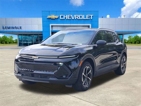 New 2026 Chevrolet Equinox EV LT image 2