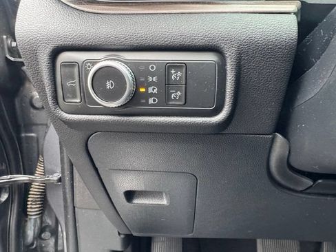 Used 2021 Ford Explorer Limited w/ Equipment Group 301A AWD/4WD image 25