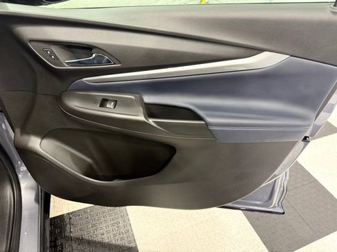 Used 2023 Chevrolet Bolt EUV LT w/ Convenience Package image 21