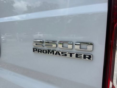 Used 2025 RAM ProMaster 2500 w/ Convenience Group FWD image 16