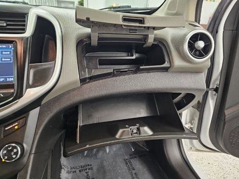 Used 2018 Chevrolet Sonic LT image 19