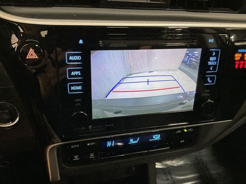 Used 2018 Toyota Corolla SE w/ SE Premium Package image 20