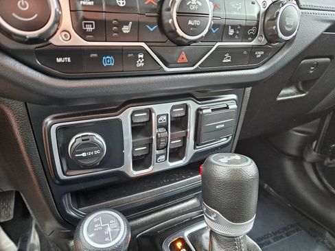 Used 2024 Jeep Wrangler Unlimited Sahara AWD/4WD image 30