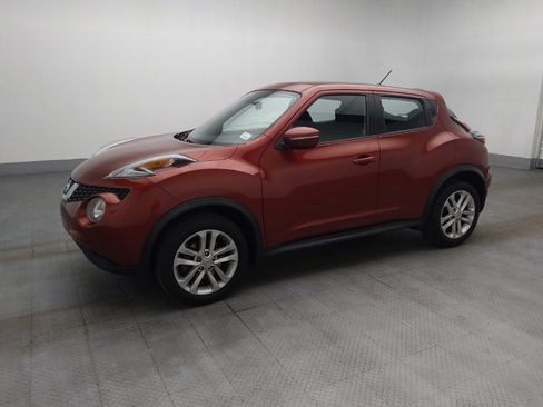 Used 2015 Nissan Juke S FWD image 2