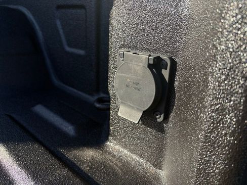 Used 2024 Chevrolet Silverado 1500 LT image 44