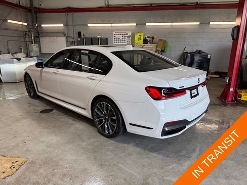 Used 2020 BMW M760i xDrive w/ Luxury Rear Seating Package AWD/4WD image 3