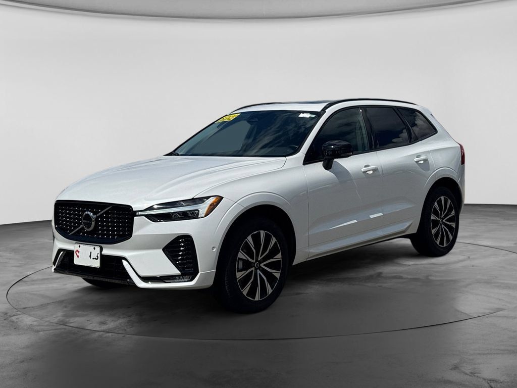 Used 2025 Volvo XC60 B5 Plus AWD/4WD image 3