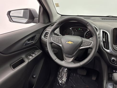 Used 2024 Chevrolet Equinox LT image 25