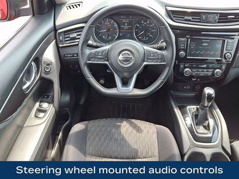 Used 2019 Nissan Rogue SV AWD/4WD image 3