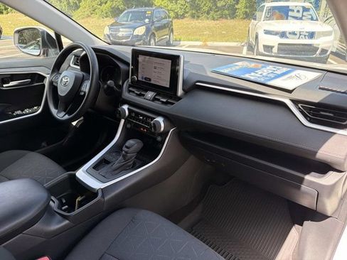 Certified 2025 Toyota RAV4 XLE FWD image 18