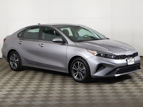 Used 2023 Kia Forte LXS FWD image 2