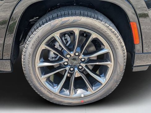 New 2025 Jeep Grand Wagoneer Series II Obsidian w/ Quick Order Packagew 28T image 9