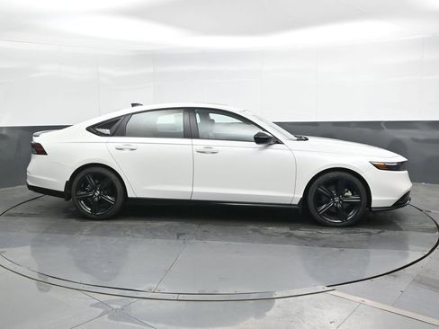 Used 2024 Honda Accord Sport image 3