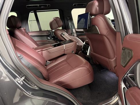 Used 2024 Land Rover Range Rover Autobiography image 32