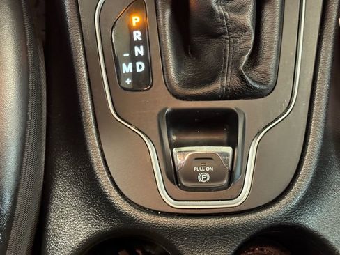 Used 2019 Jeep Cherokee Latitude Plus w/ Cold Weather Group image 32