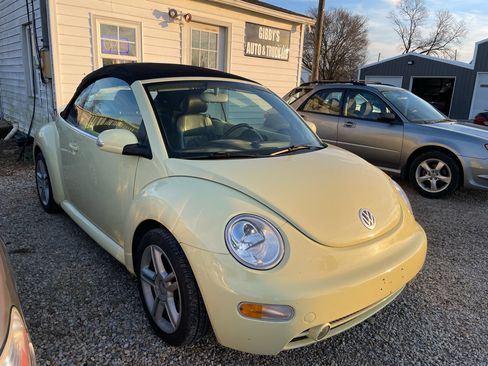 Used 2005 Volkswagen Beetle GLS image 2