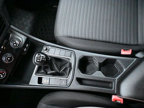 Used 2022 Volkswagen Jetta S image 24