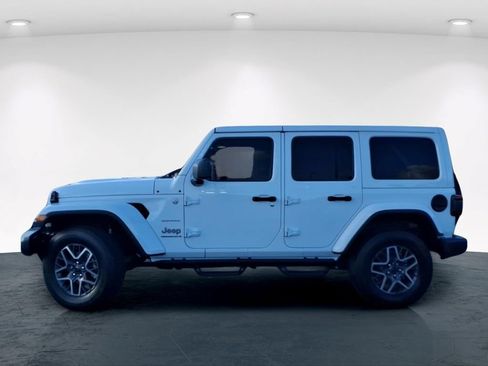 Used 2024 Jeep Wrangler Unlimited Sahara w/ Technology Group AWD/4WD image 16
