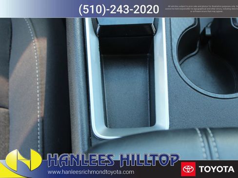 Used 2025 Nissan Altima 2.5 SV FWD image 19