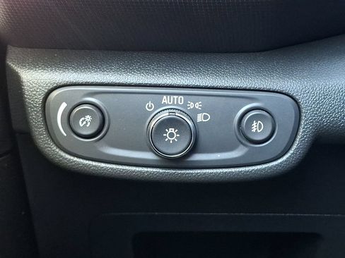 Used 2023 Chevrolet TrailBlazer LT FWD image 25