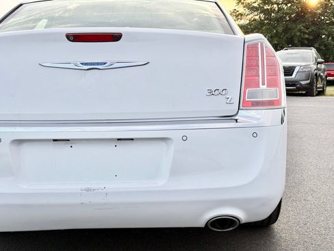Used 2014 Chrysler 300 C RWD image 14