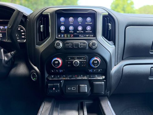 Used 2023 GMC Sierra 2500 Denali w/ Denali Ultimate Package AWD/4WD image 26