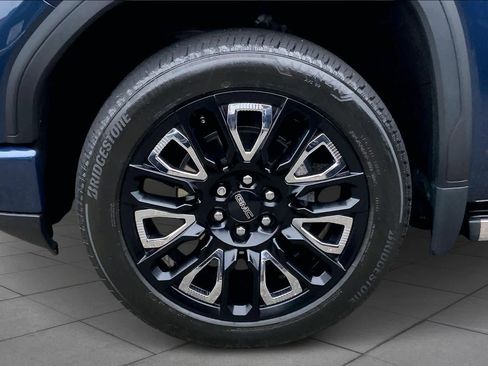 Used 2023 GMC Sierra 1500 Denali Ultimate image 10