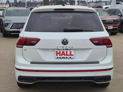 Used 2022 Volkswagen Tiguan SE R-Line image 5