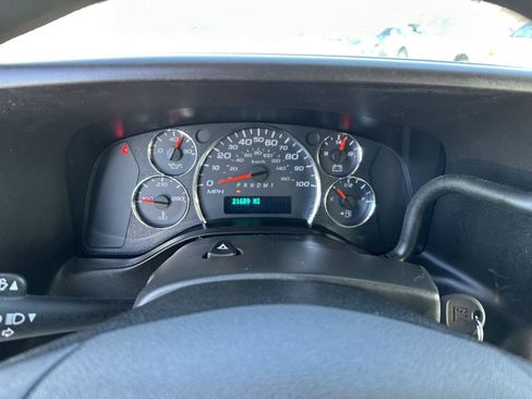 Used 2023 GMC Savana 2500 image 18