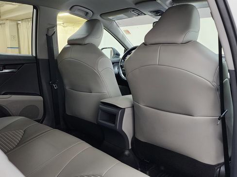 Used 2022 Toyota Camry SE w/ Carpet Mat Package (TMS) image 19