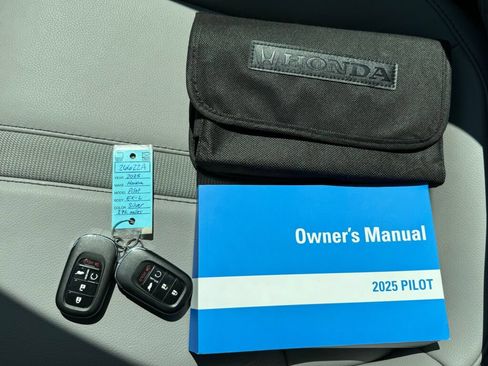 Used 2025 Honda Pilot EX-L image 34