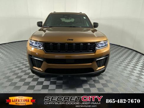 New 2026 Jeep Grand Cherokee L Limited AWD/4WD image 2