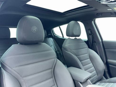 New 2025 Alfa Romeo Tonale w/ Premium Package image 39