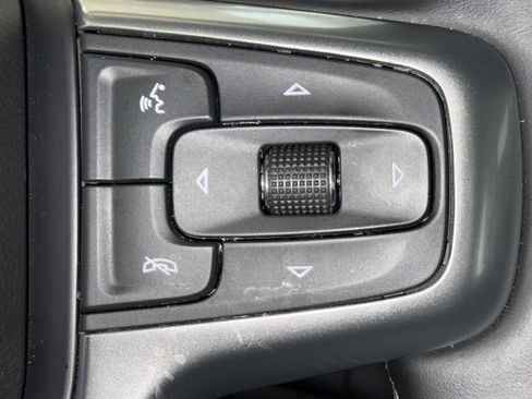 Used 2024 Chevrolet Suburban LT w/ Luxury Package image 19