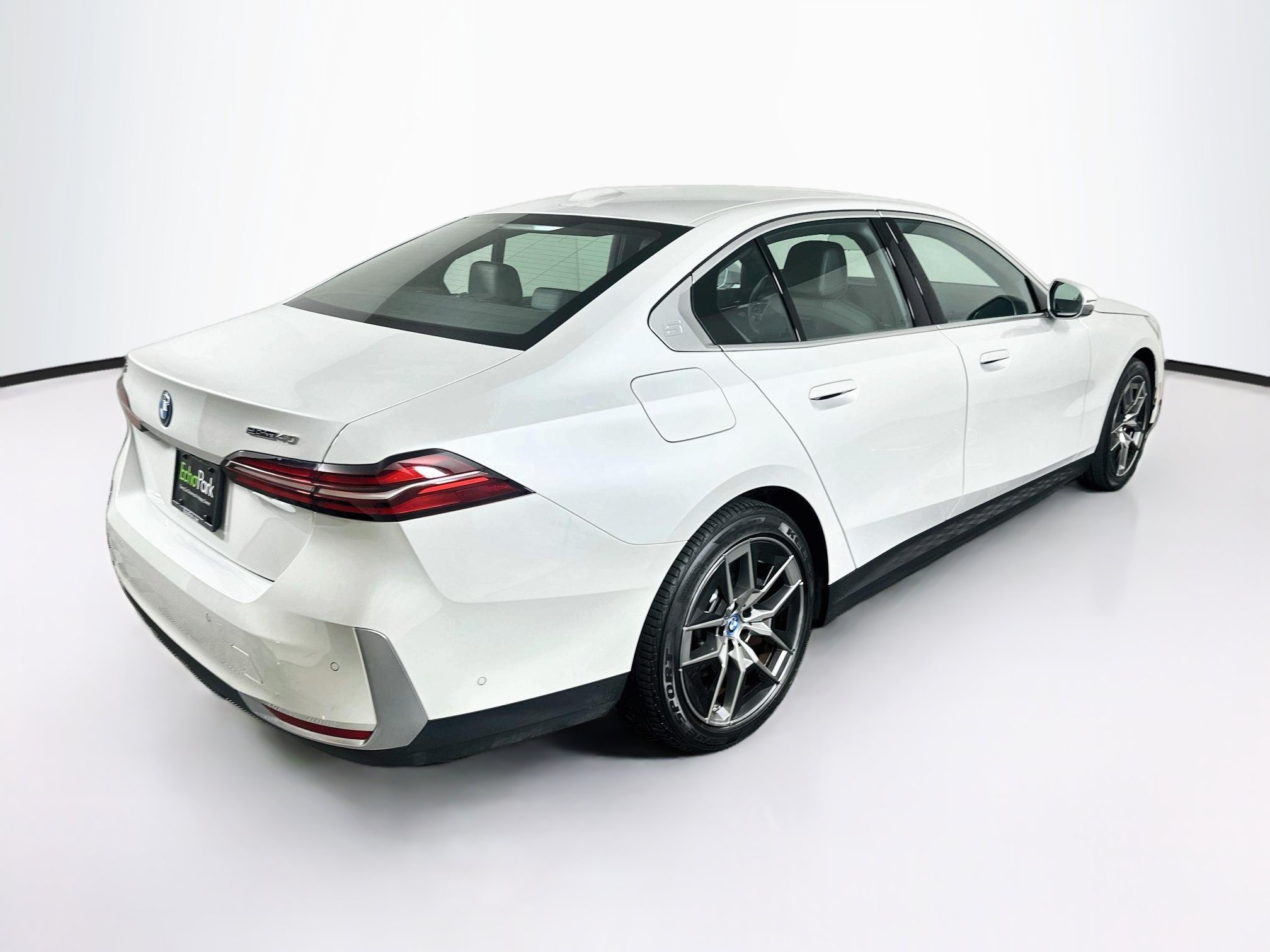 Used 2025 BMW i5 eDrive40i RWD image 9