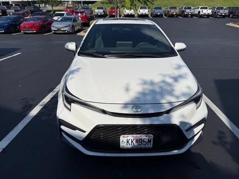 Used 2025 Toyota Corolla SE w/ SE Premium Package FWD image 8