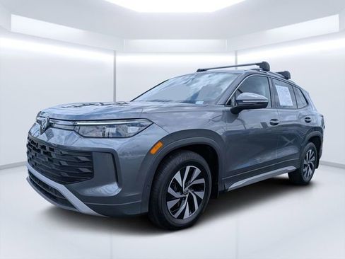 Certified 2025 Volkswagen Tiguan S FWD image 7