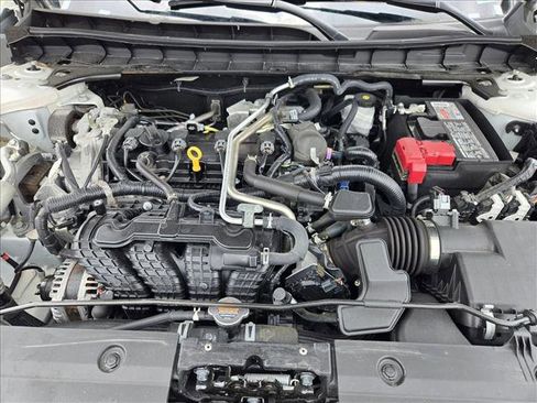 Used 2025 Nissan Altima 2.5 SV FWD image 21