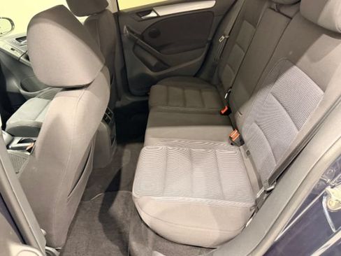 Used 2013 Volkswagen Golf 4-Door FWD image 27