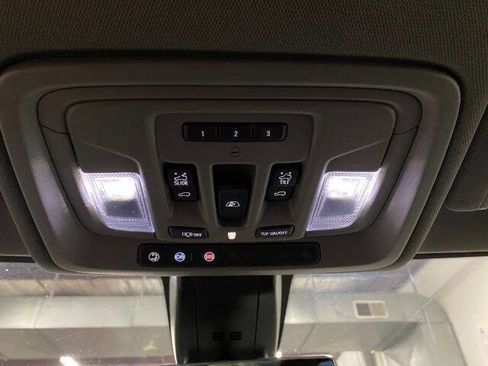 Used 2021 GMC Sierra 3500 Denali w/ Denali Black Diamond Edition image 26