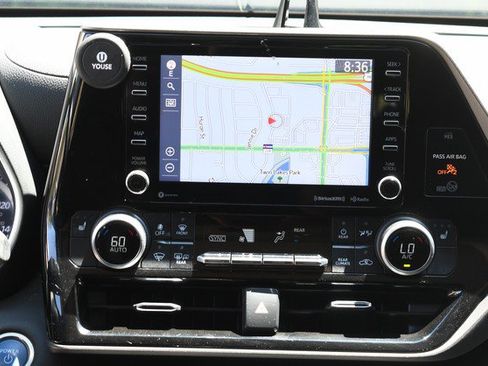 Used 2021 Toyota Highlander XLE AWD/4WD image 21
