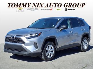 Used 2025 Toyota RAV4 LE video 1