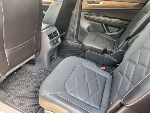 Used 2024 Volkswagen Atlas SE FWD image 28