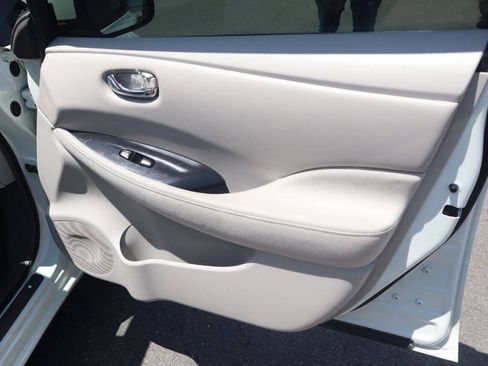 Used 2012 Nissan Leaf SL FWD image 36