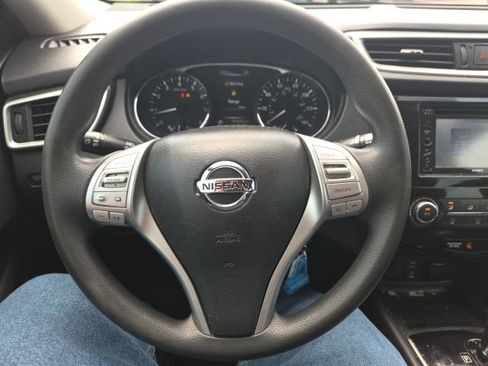 Used 2014 Nissan Rogue S image 35